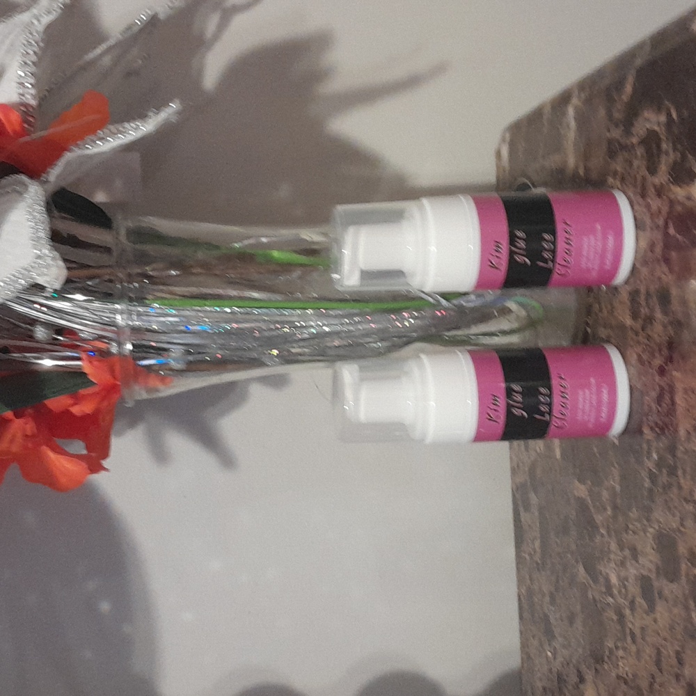 Lace cleaner